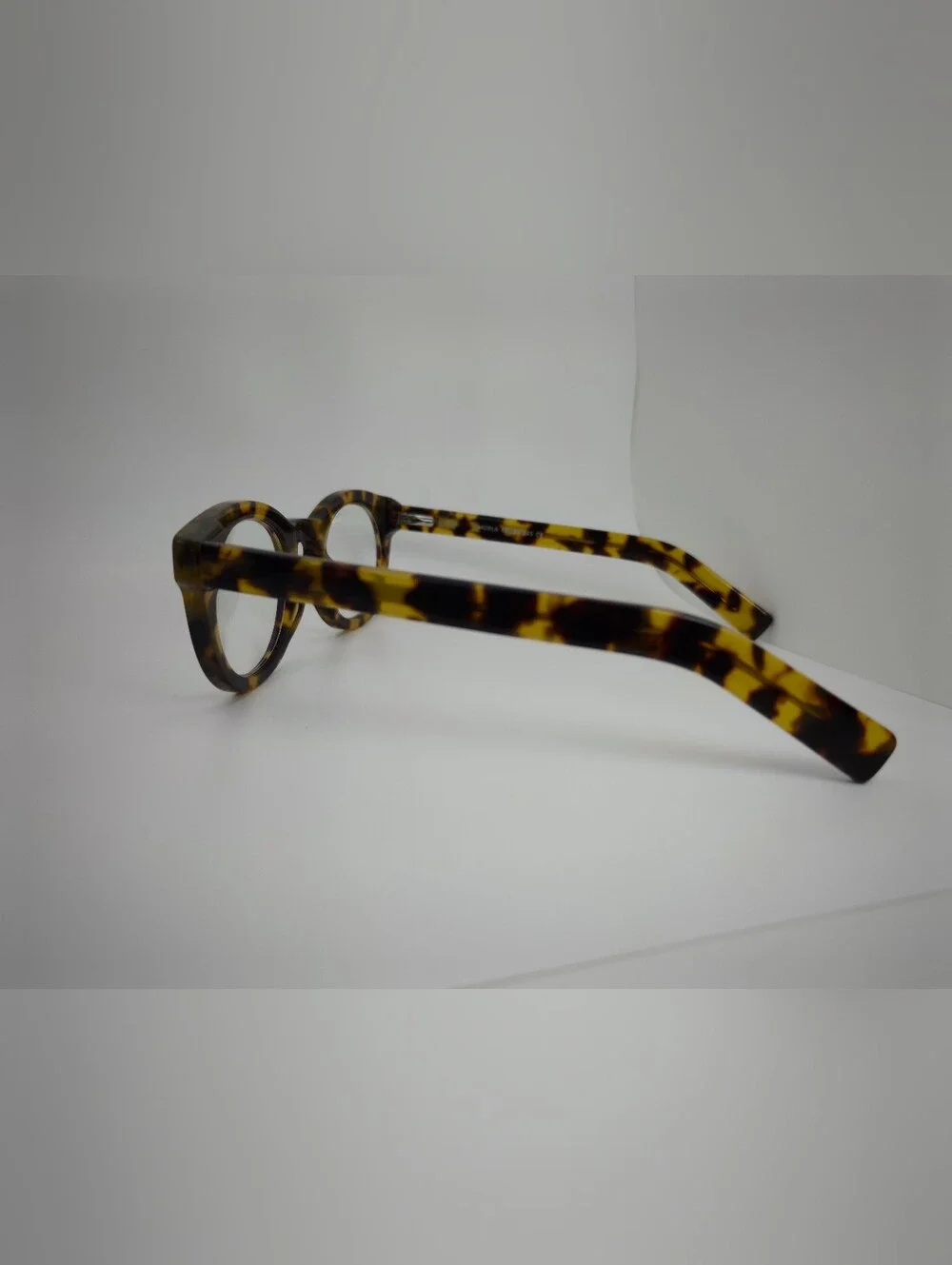 Morla. Round Tortoiseshell Eyeglass Frames. Nice Animal Print.